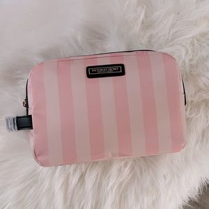 New Victoria’s Secret makeup bag